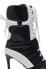 AZALEA WANG CHAUSIKU BLACK SPORTY BOOTIE