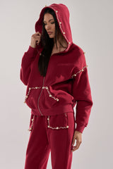 COZY HOLIDAY PEARL SWEATSHIRT IN BURGUNDY