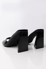 AZALEA WANG WORK FOR IT CHUNKY SANDAL IN BLACK