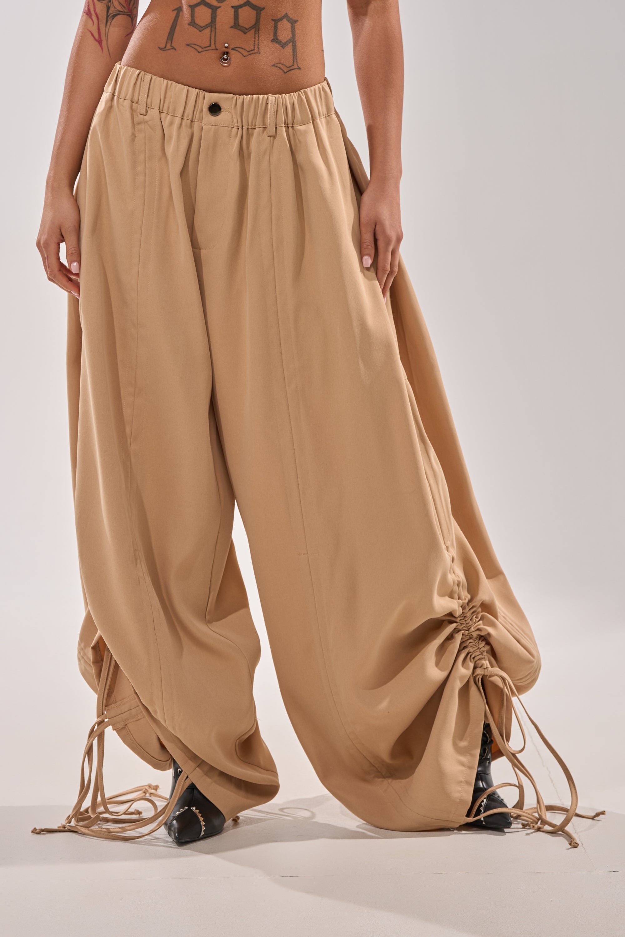 DRAMA RUCHED JOGGER IN KHAKI