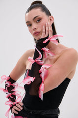BOW DOWN FINGERLESS GLOVES
